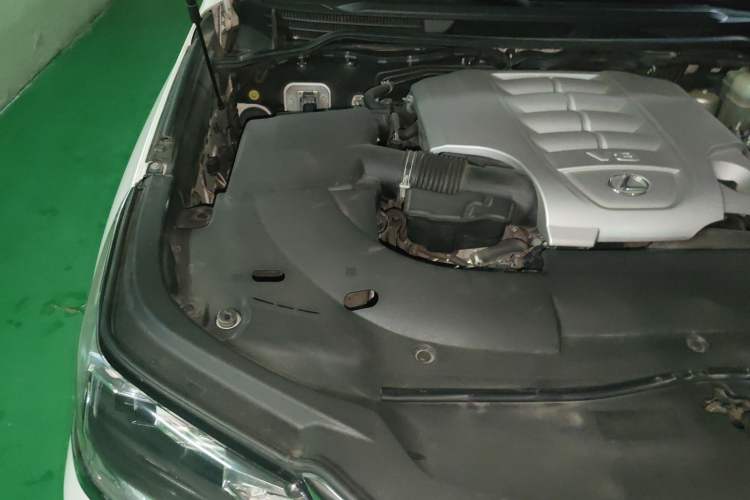 Used Lexus LX 2017 570 Prestige Luxury Edition Engine Bay Right