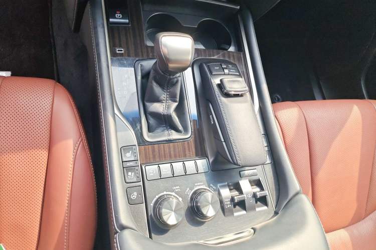 Used Lexus LX 2017 570 Prestige Luxury Edition Gear Lever