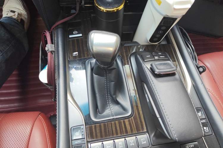 Used Lexus LX 2017 570 Dynamic Luxury Edition Gear Lever