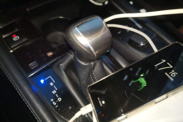 Used Lexus LX 2017 570 Dynamic Luxury Edition Gear Lever