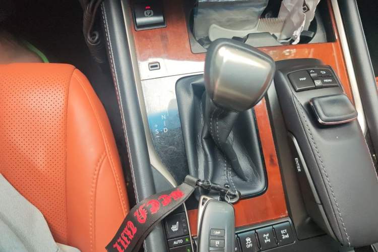 Used Lexus LX 2017 570 Dynamic Luxury Edition Gear Lever