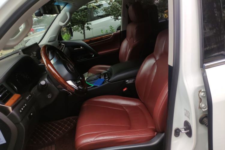 Used Lexus LX 2017 570 Dynamic Luxury Edition Left Front Seat