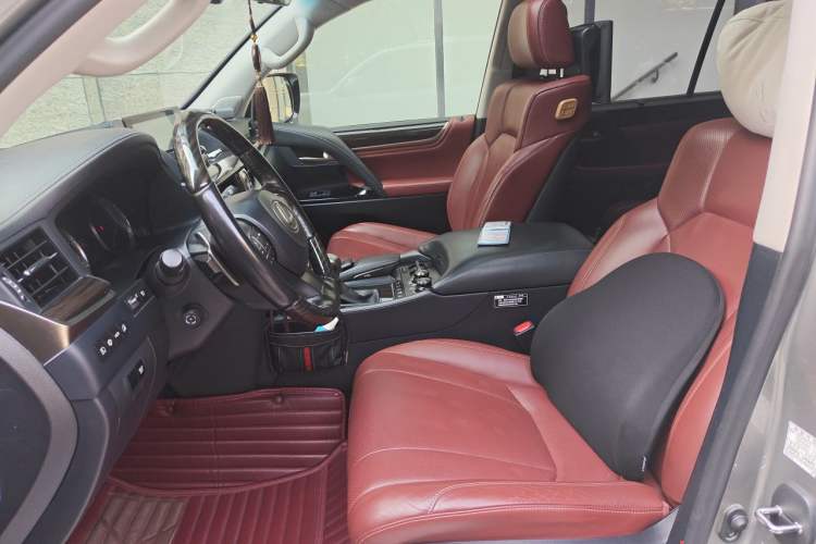 Used Lexus LX 2017 570 Dynamic Luxury Edition Left Front Seat