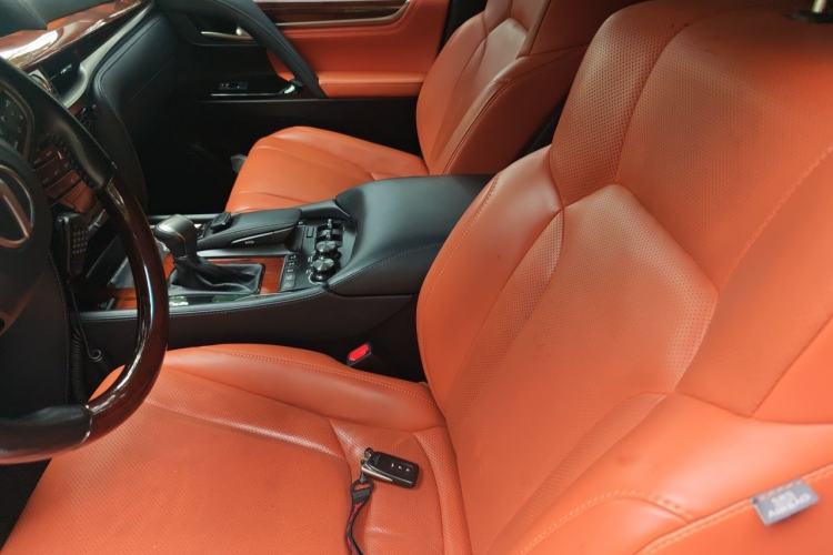 Used Lexus LX 2017 570 Dynamic Luxury Edition Left Front Seat