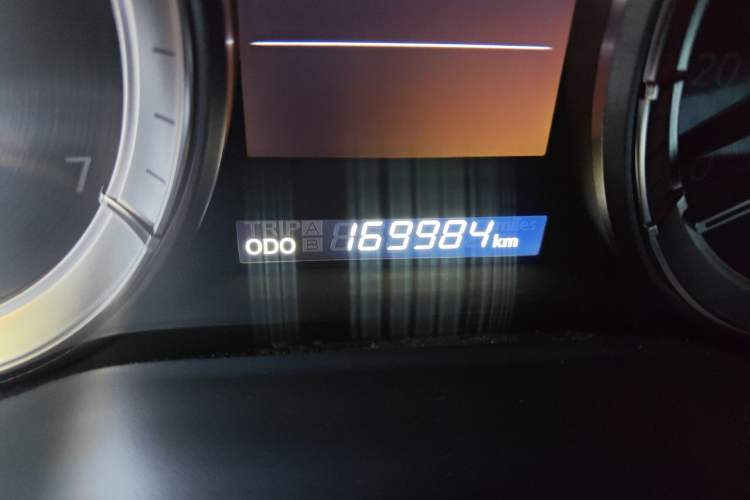 Used Lexus LX 2017 570 Dynamic Luxury Edition Odometer Close Up