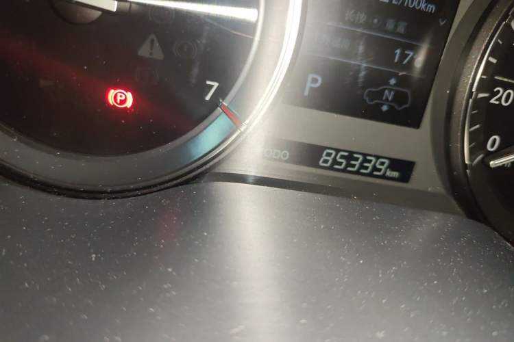 Used Lexus LX 2017 570 Prestige Luxury Edition Odometer Close Up
