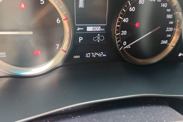 Used Lexus LX 2017 570 Dynamic Luxury Edition Odometer Close Up