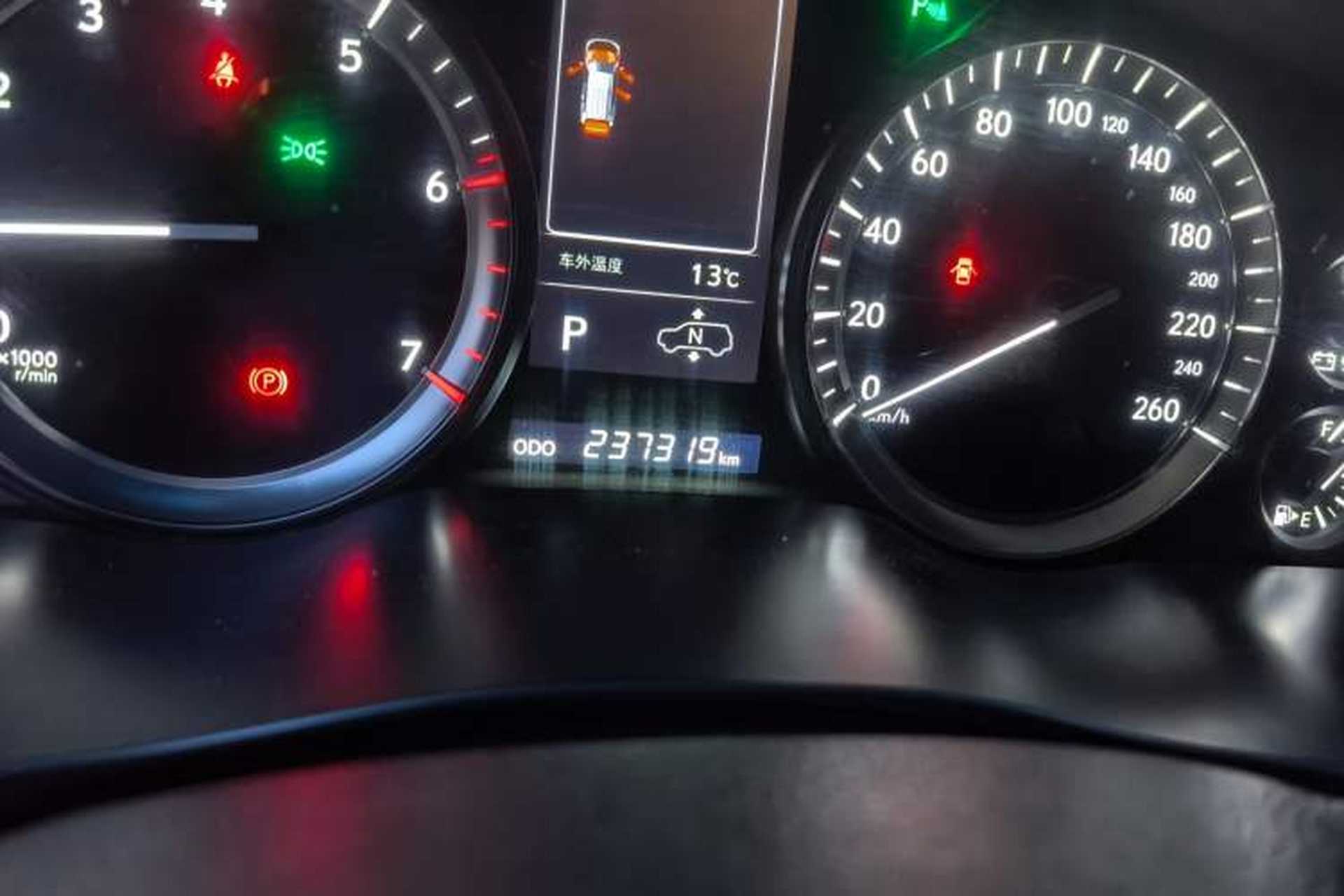 Used Lexus LX 2017 570 Dynamic Luxury Edition Odometer Close Up