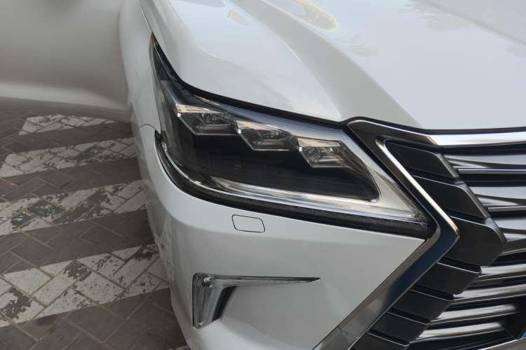 Used Lexus LX 2017 570 Dynamic Luxury Edition Right Front Headlight