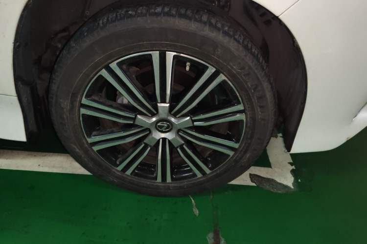 Used Lexus LX 2017 570 Prestige Luxury Edition Right Front Wheel Hub