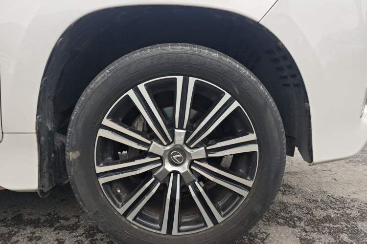 Used Lexus LX 2017 570 Prestige Luxury Edition Right Front Wheel Hub