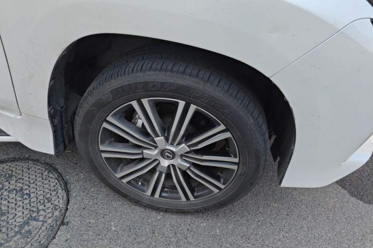 Used Lexus LX 2017 570 Prestige Luxury Edition Right Front Wheel Hub