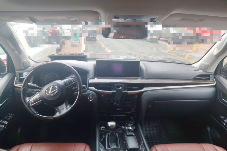 Used Lexus LX  Center Console
