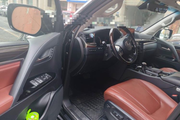 Used Lexus LX  Driver Seat