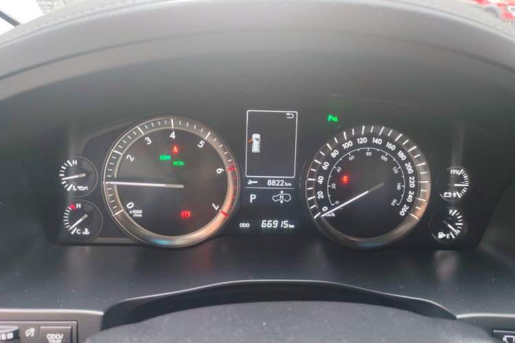 Used Lexus LX  Instrument Cluster