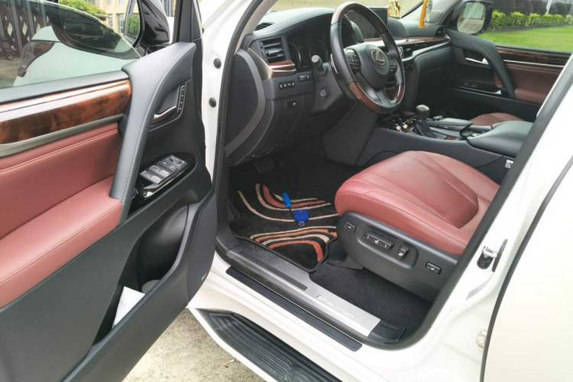 Used Lexus LX  Driver Seat
