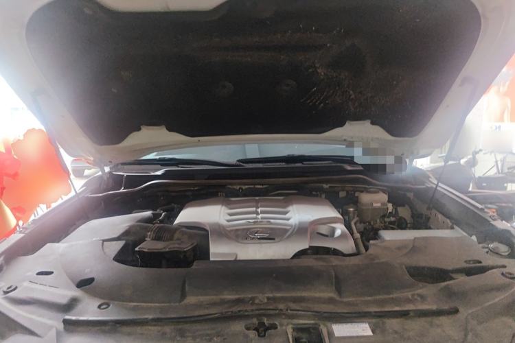 Used Lexus LX  Engine Bay