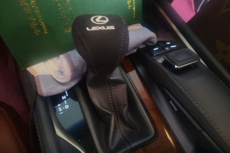 Used Lexus LX  Gear Lever
