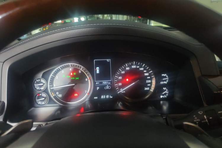 Used Lexus LX  Instrument Cluster
