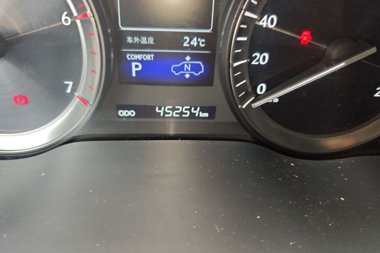 Used Lexus LX  Odometer Close Up