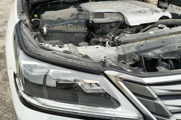 Used Lexus LX  Right Front Headlight