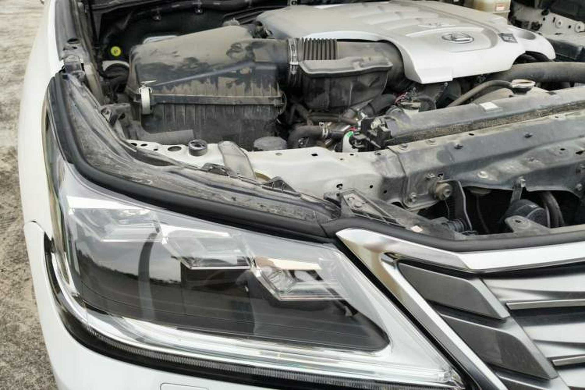 Used Lexus LX  Right Front Headlight