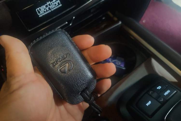 Used Lexus LX  Vehicle Key