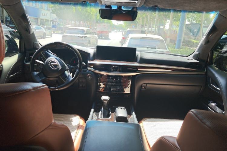 Used Lexus LX 2019 570 Dynamic Luxury Edition Center Console