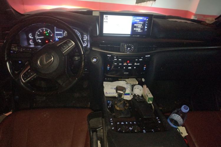 Used Lexus LX 2019 570 Dynamic Luxury Edition Center Console