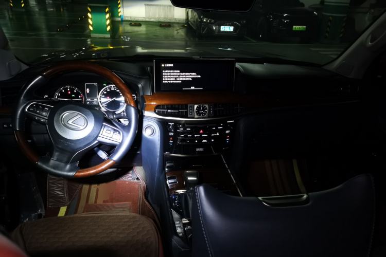 Used Lexus LX 2019 570 Dynamic Luxury Edition Center Console