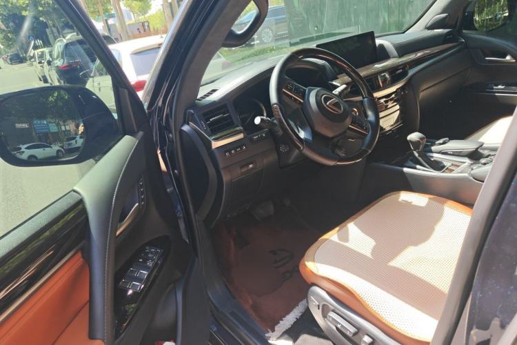 Used Lexus LX 2019 570 Dynamic Luxury Edition Driver Seat