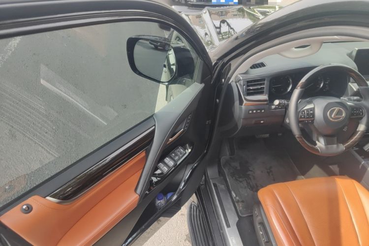 Used Lexus LX 2019 570 Dynamic Luxury Edition Driver Seat
