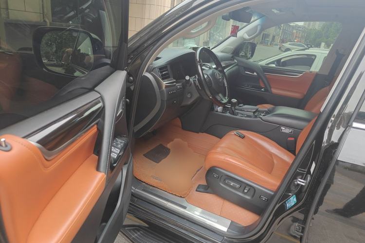 Used Lexus LX 2019 570 Dynamic Luxury Edition Driver Seat