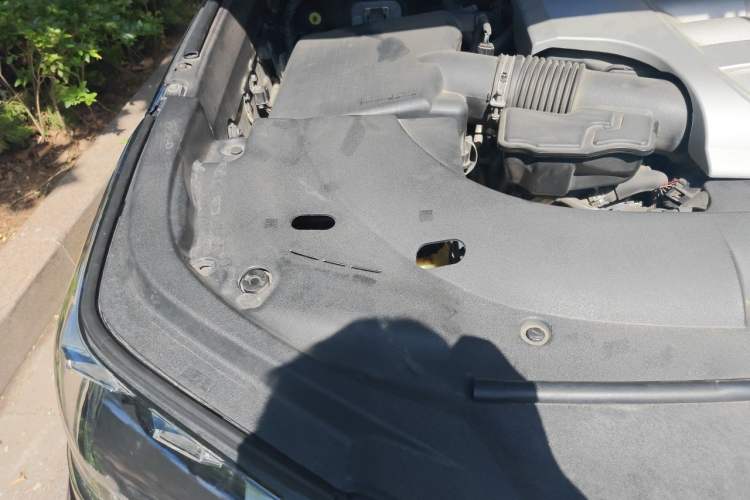Used Lexus LX 2019 570 Dynamic Luxury Edition Engine Bay Right