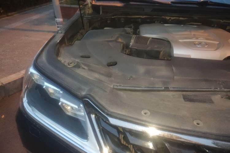 Used Lexus LX 2019 570 Dynamic Luxury Edition Engine Bay Right