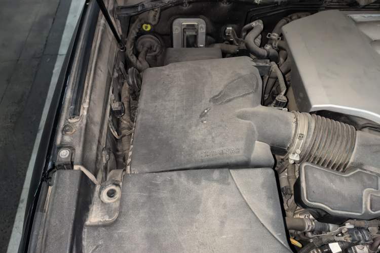 Used Lexus LX 2019 570 Prestige Luxury Edition Engine Bay Right