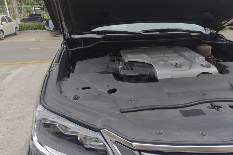 Used Lexus LX 2019 570 Dynamic Luxury Edition Engine Bay Right