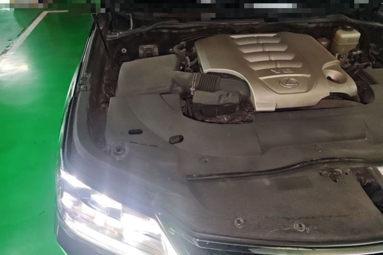 Used Lexus LX 2019 570 Dynamic Luxury Edition Engine Bay Right