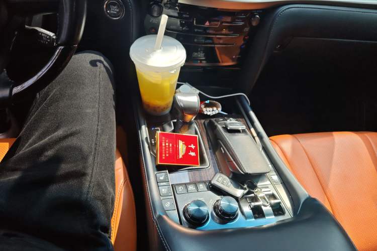 Used Lexus LX 2019 570 Dynamic Luxury Edition Gear Lever