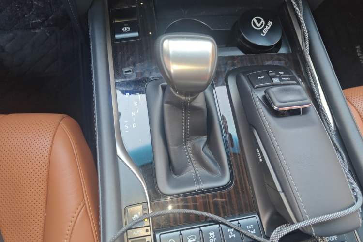 Used Lexus LX 2019 570 Dynamic Luxury Edition Gear Lever