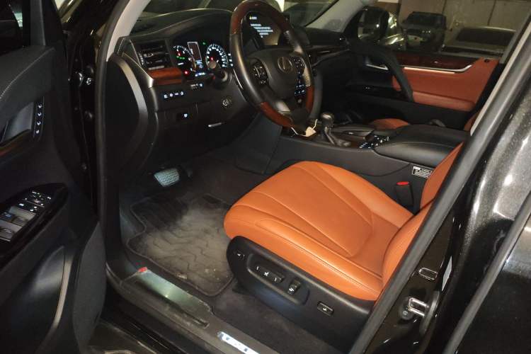 Used Lexus LX 2019 570 Prestige Luxury Edition Interior 3