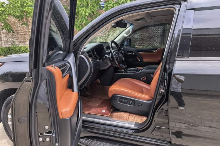 Used Lexus LX 2019 570 Dynamic Luxury Edition Interior 4