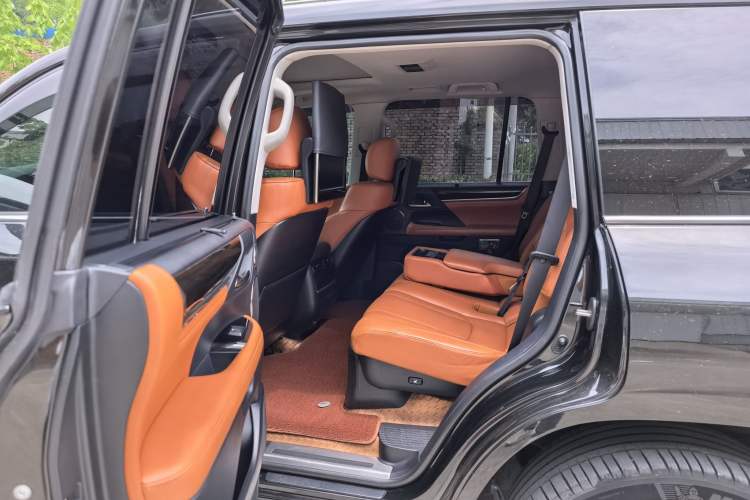 Used Lexus LX 2019 570 Dynamic Luxury Edition Interior 5