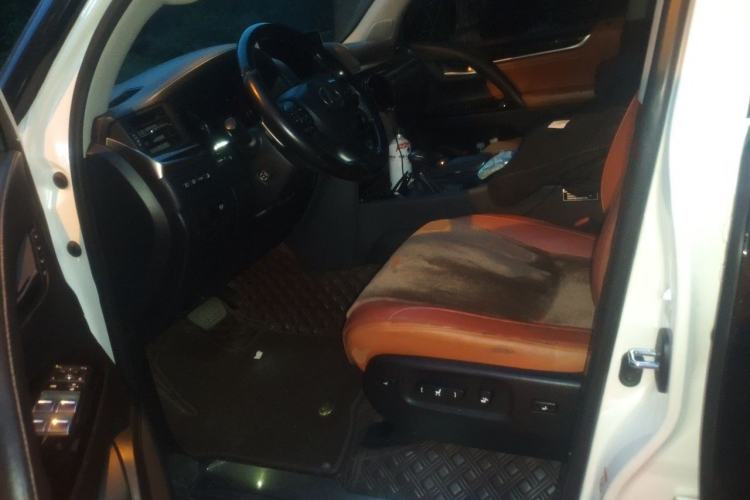 Used Lexus LX 2019 570 Dynamic Luxury Edition Left Front Seat