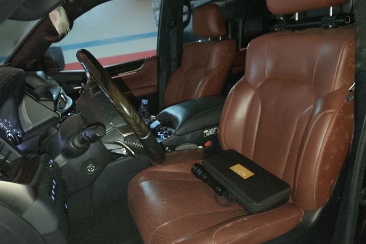Used Lexus LX 2019 570 Dynamic Luxury Edition Left Front Seat