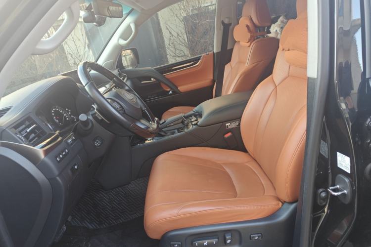 Used Lexus LX 2019 570 Dynamic Luxury Edition Left Front Seat