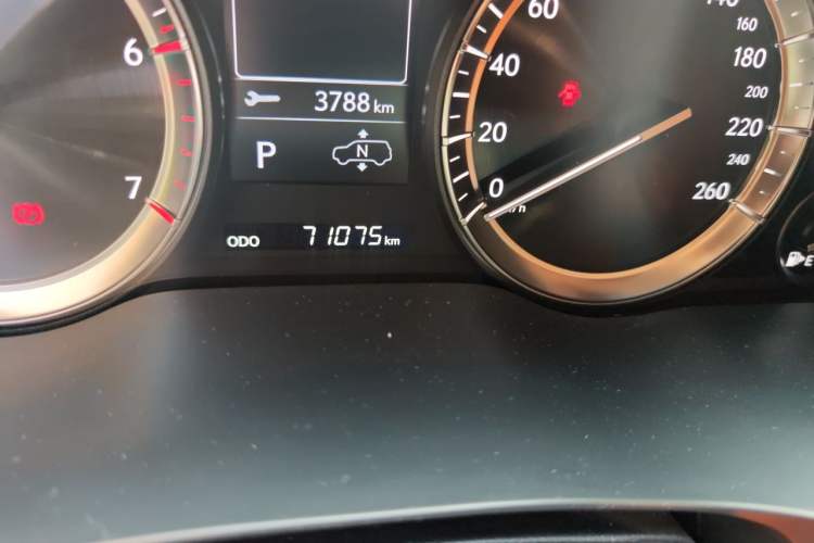 Used Lexus LX 2019 570 Prestige Luxury Edition Odometer Close Up