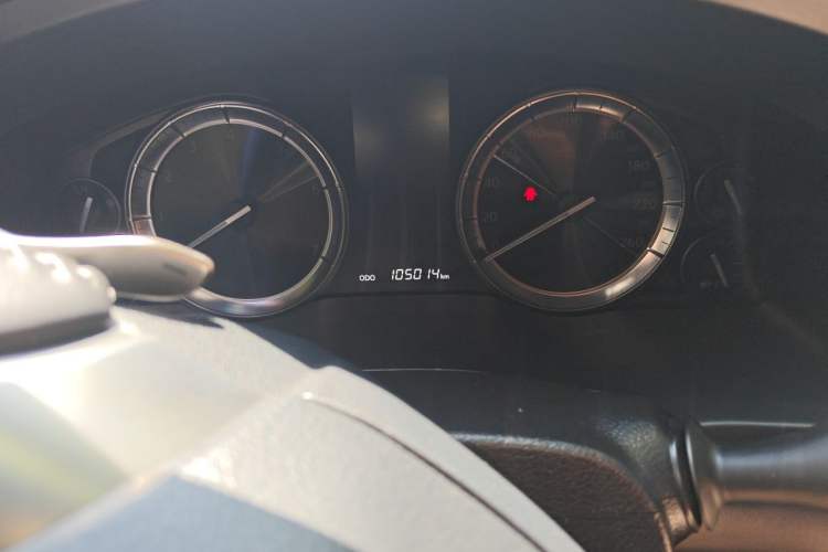Used Lexus LX 2019 570 Dynamic Luxury Edition Odometer Close Up