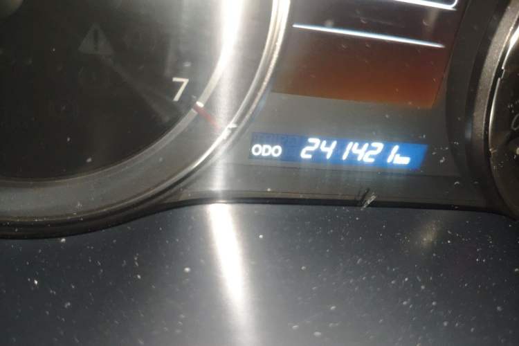 Used Lexus LX 2019 570 Dynamic Luxury Edition Odometer Close Up