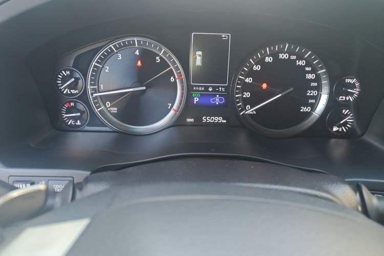 Used Lexus LX 2019 570 Dynamic Luxury Edition Odometer Close Up